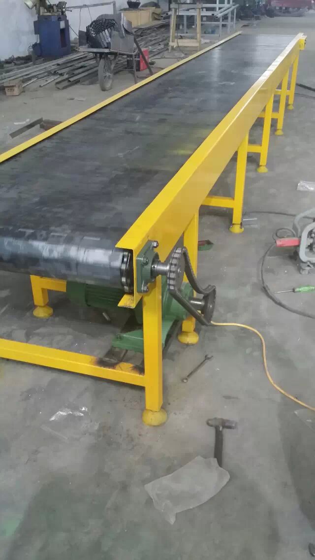 鏈板輸送機